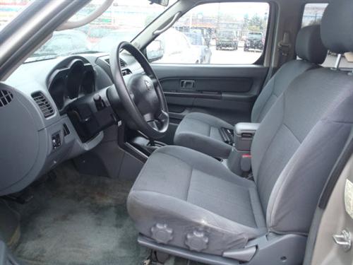 Nissan Frontier 2004 photo 2