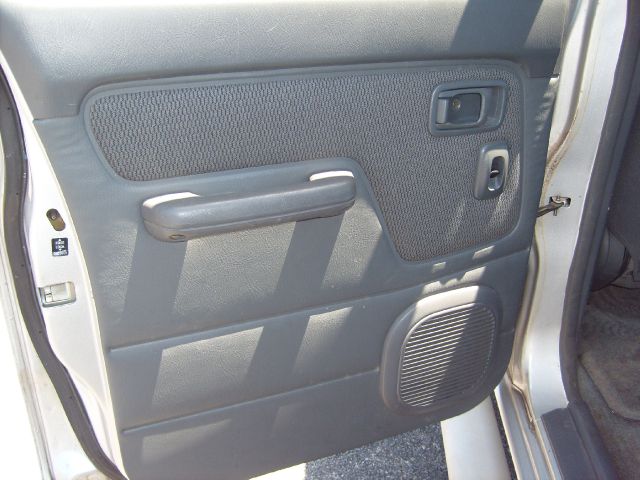 Nissan Frontier 2004 photo 37