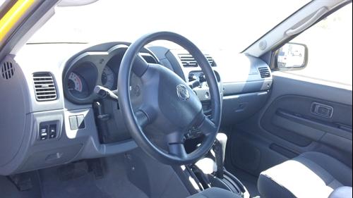 Nissan Frontier 2004 photo 2