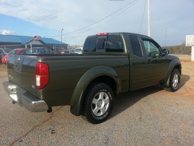 Nissan Frontier 2005 photo 1