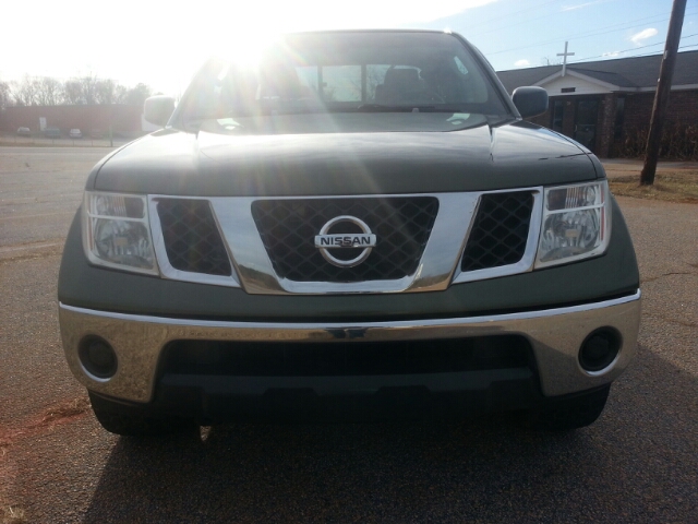 Nissan Frontier 2005 photo 3