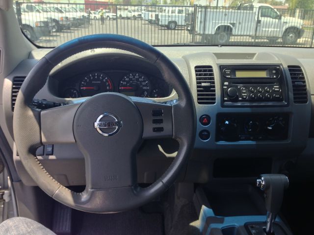 Nissan Frontier 2005 photo 11