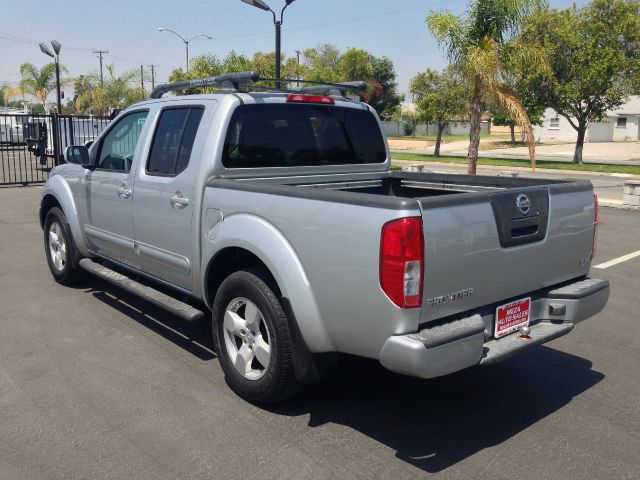 Nissan Frontier 2005 photo 2