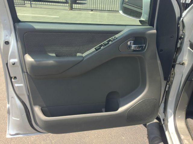 Nissan Frontier 2005 photo 3