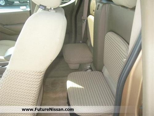 Nissan Frontier 2005 photo 2
