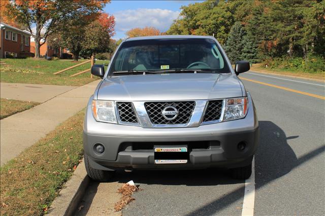 Nissan Frontier 2005 photo 1