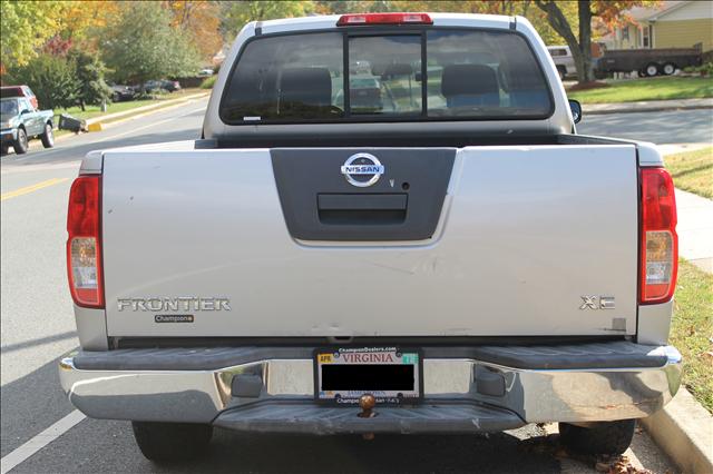 Nissan Frontier 2005 photo 2