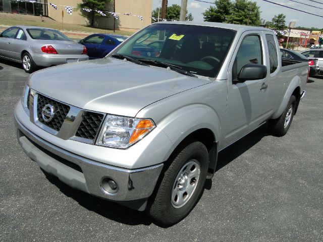 Nissan Frontier 2005 photo 1