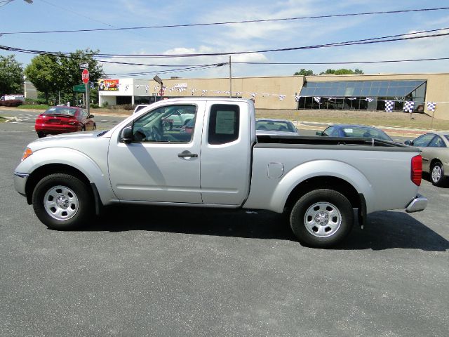 Nissan Frontier 2005 photo 3