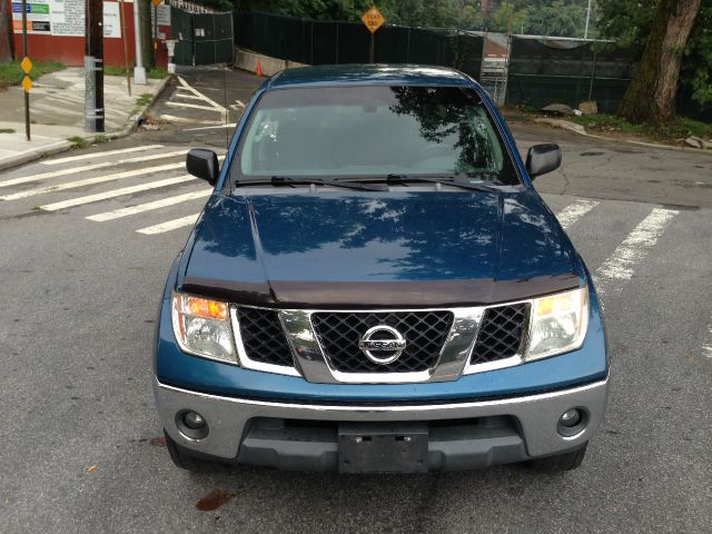 Nissan Frontier 2005 photo 2