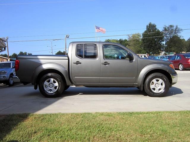 Nissan Frontier 2005 photo 4