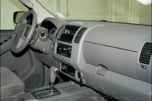 Nissan Frontier 2005 photo 1