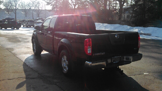 Nissan Frontier 2005 photo 1