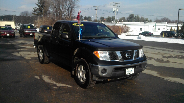 Nissan Frontier 2005 photo 2