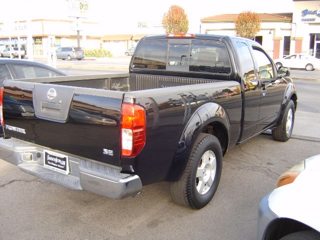 Nissan Frontier 2005 photo 2