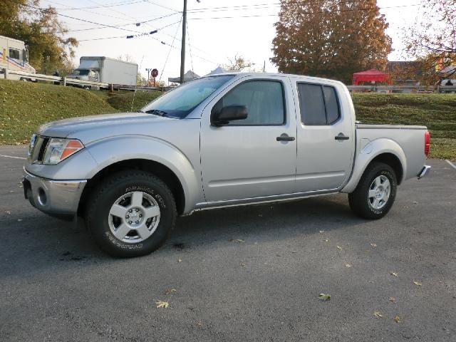 Nissan Frontier 2005 photo 2