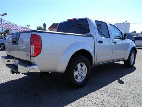 Nissan Frontier 2005 photo 2