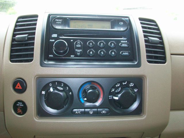Nissan Frontier 2005 photo 4