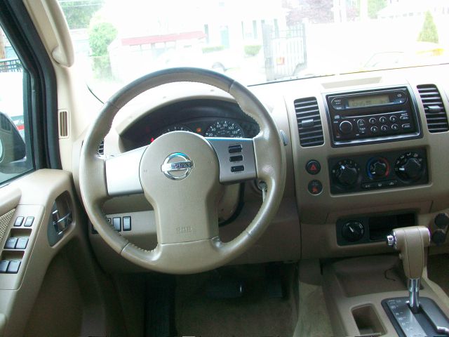 Nissan Frontier 2005 photo 8