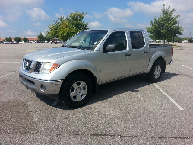 Nissan Frontier 2005 photo 2