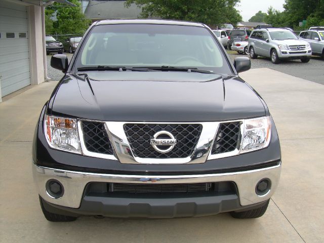 Nissan Frontier 2005 photo 1