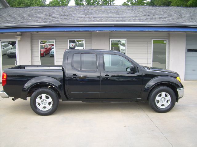 Nissan Frontier 2005 photo 2