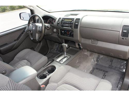 Nissan Frontier 2005 photo 2