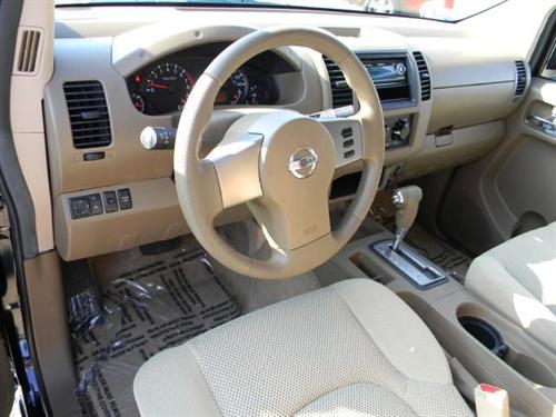 Nissan Frontier 2005 photo 1