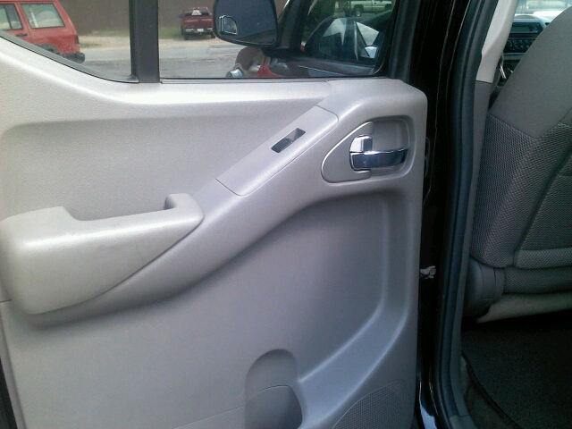 Nissan Frontier 2005 photo 12