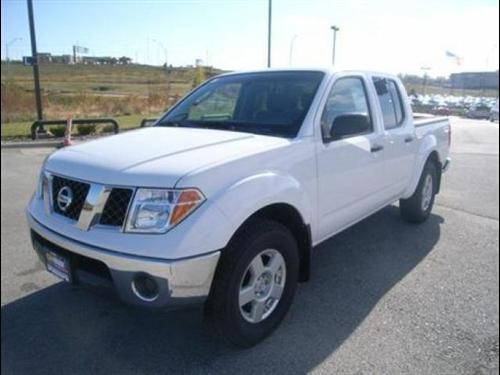 Nissan Frontier 2005 photo 2