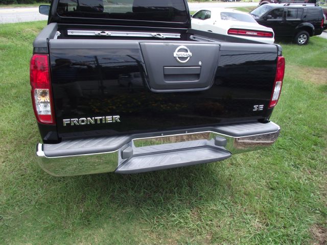 Nissan Frontier 2005 photo 1