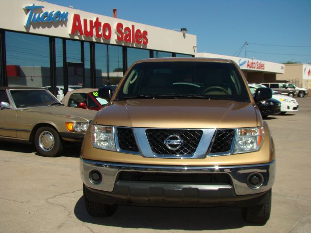 Nissan Frontier 2005 photo 2