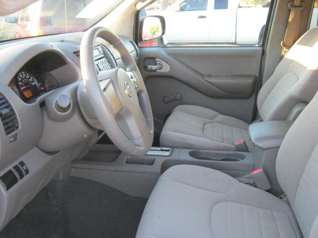 Nissan Frontier 2006 photo 2