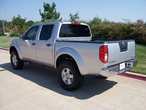 Nissan Frontier SLT EXT CAB 4X2 Pickup Truck