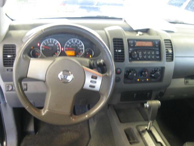 Nissan Frontier 2006 photo 2
