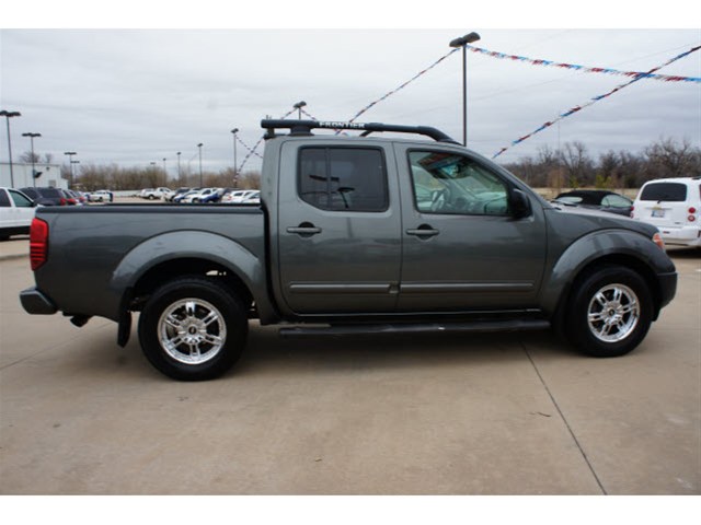 Nissan Frontier 2006 photo 2