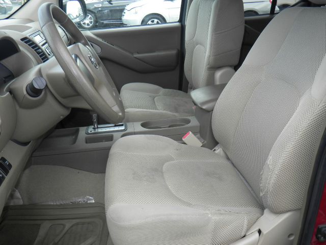 Nissan Frontier 2006 photo 2