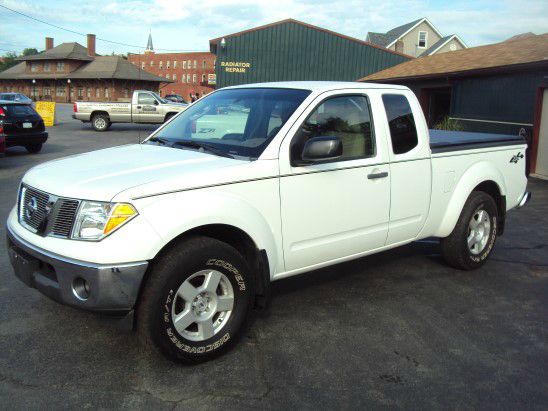 Nissan Frontier SE 2WD Pickup Truck