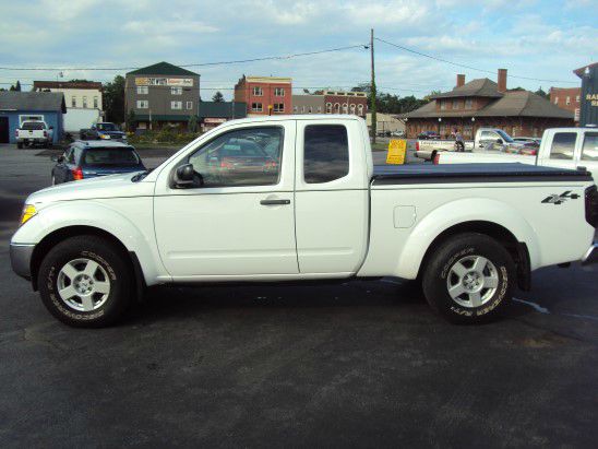 Nissan Frontier 2006 photo 2
