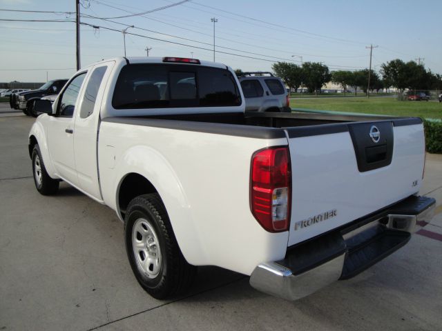 Nissan Frontier SE 2WD Pickup Truck