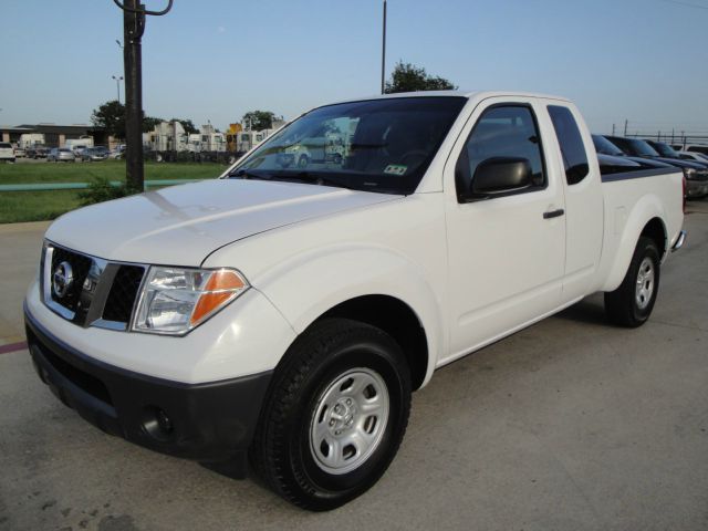 Nissan Frontier 2006 photo 2