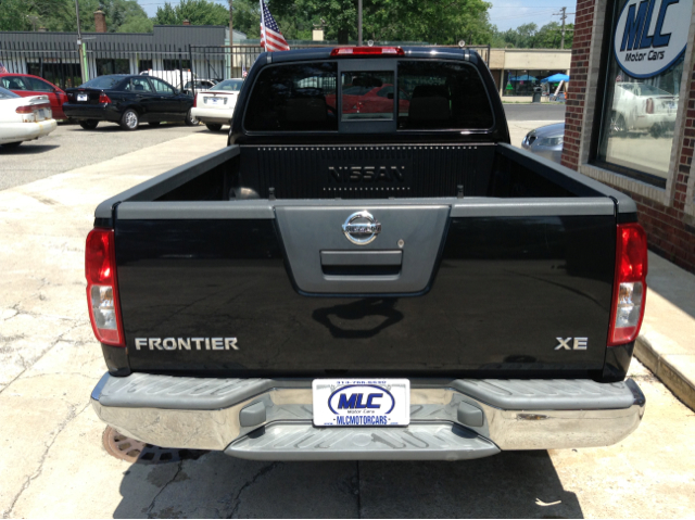 Nissan Frontier 2006 photo 2