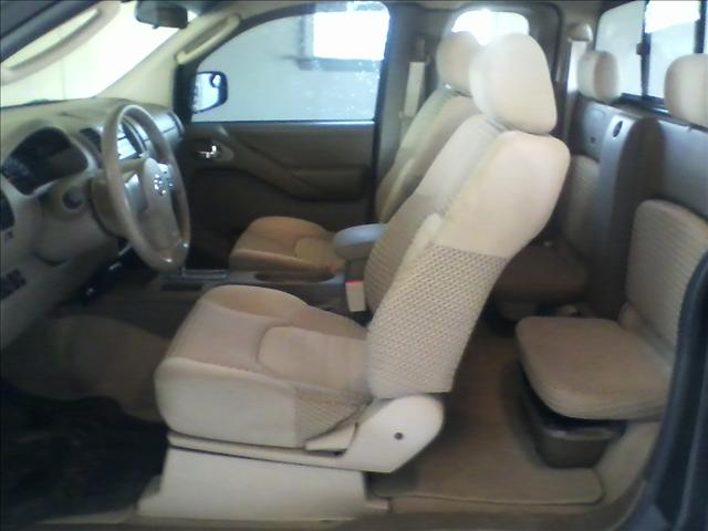 Nissan Frontier 2007 photo 2