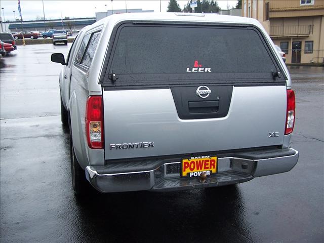Nissan Frontier 2007 photo 2