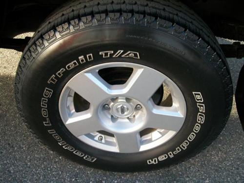 Nissan Frontier 2007 photo 2