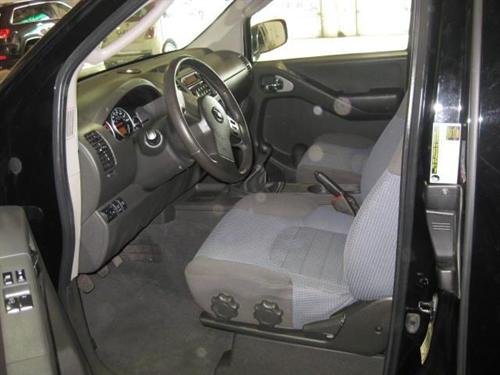Nissan Frontier 2007 photo 2