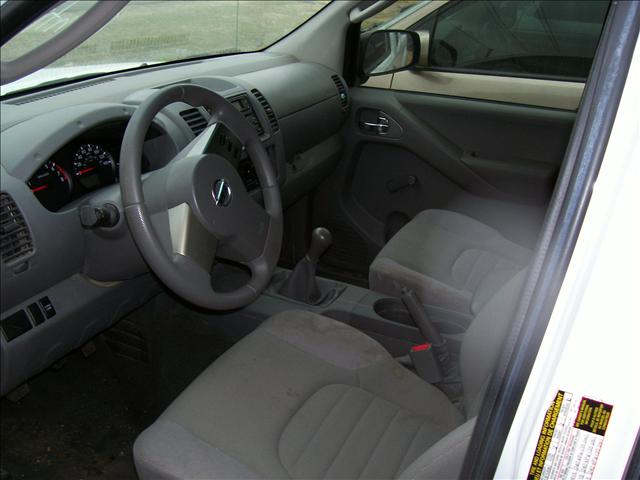 Nissan Frontier 2007 photo 2