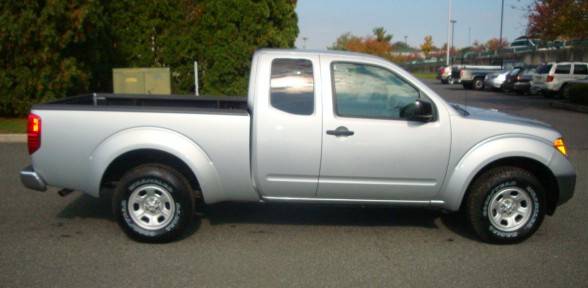 Nissan Frontier 2007 photo 2