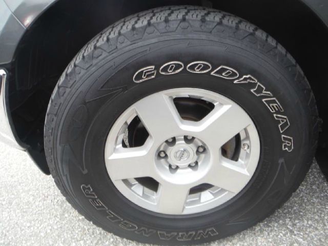 Nissan Frontier DX AWD Pickup Truck