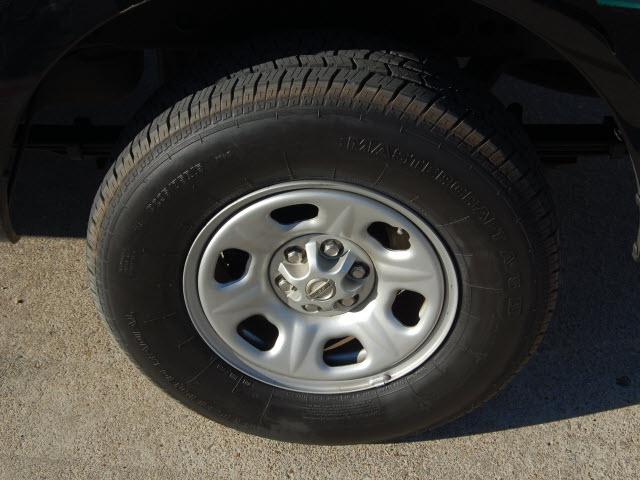 Nissan Frontier 2007 photo 2